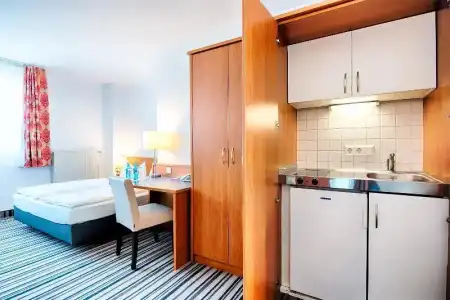ACHAT Stuttgart Zuffenhausen - 25