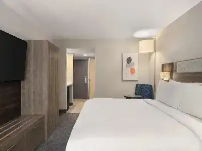 Holiday Inn Express Fayetteville – Fort Bragg by IHG - 53