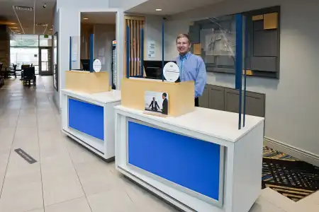 Holiday Inn Express & Suites Denver - Aurora Medical Campus by IHG - 3