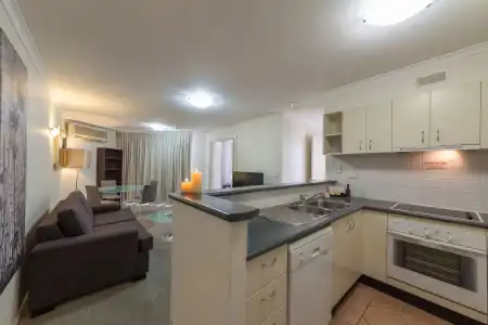 West End Central Apartments - 23