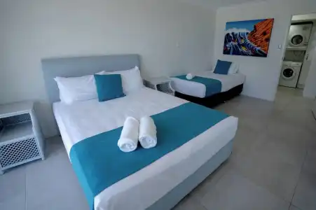 Surfers Aquarius - 135