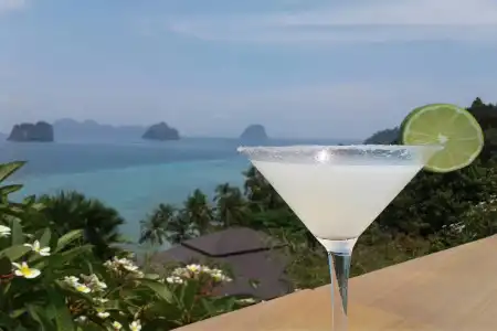 Koh Ngai Cliff Beach Resort - 10