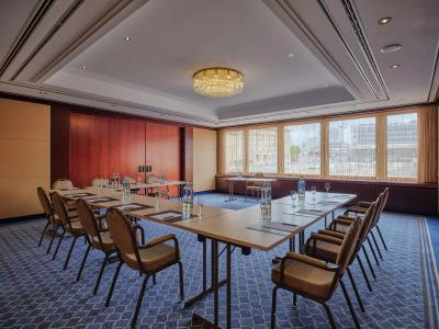 Steigenberger Graf Zeppelin - 34