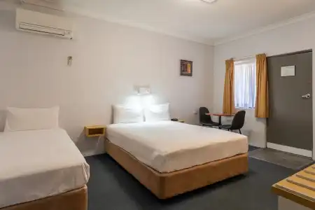 Port Aloha Motel - 103