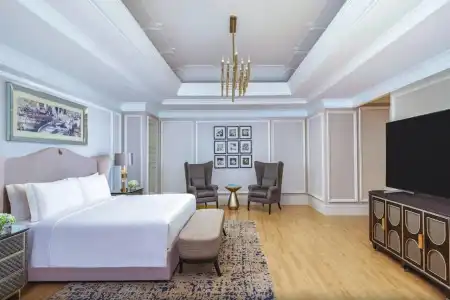 The Ritz-Carlton Jakarta, Mega Kuningan - 12