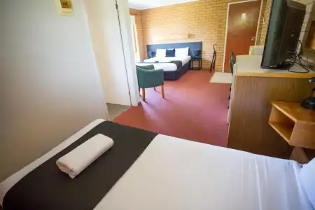 Blue Whale Motor Inn & Apartments - 18