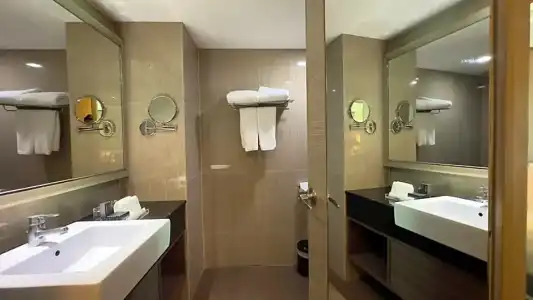 Ramada Sukhumvit Soi Eleven - 82