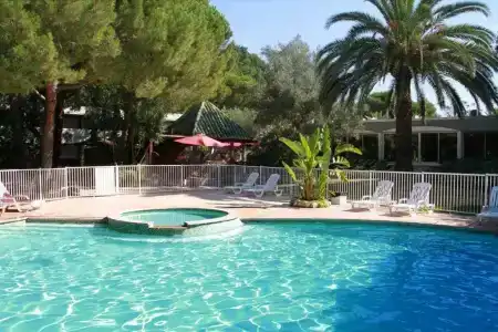Airport Cannes Mandelieu - 10