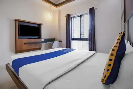 Royal Regency Lodge - 47