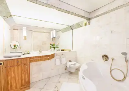 Best Western Premier Grand Russischer Hof - 10