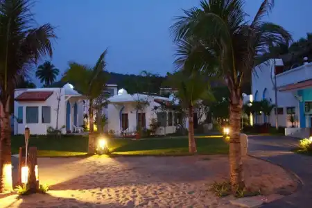 Baan Montra Beach Resort - 41