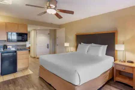 Best Western Plus Ocean View Resort - 4