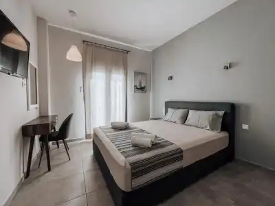 Eleni - 15