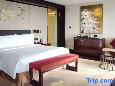 Crowne Plaza Chengdu Panda Garden by IHG - Near Panda Base - 86