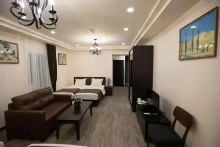 Boutique Living - 18
