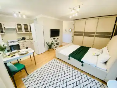 Like Home Hostel Almaty - 5
