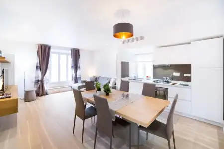 Grand Master Suites - 144