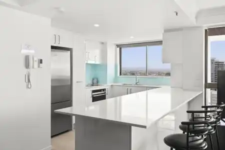 Gemini Court Holiday Apartments - 207