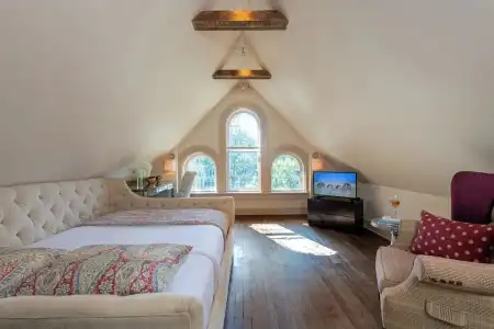 Stonehurst Place Bed & Breakfast - 3