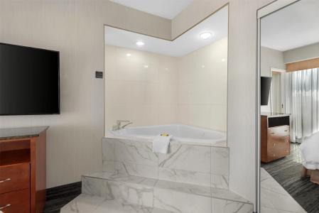 Best Western Plus Suites Downtown - 71