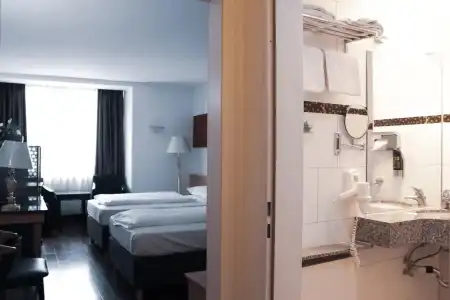 Rugs Düsseldorf – Self Check- In - 17