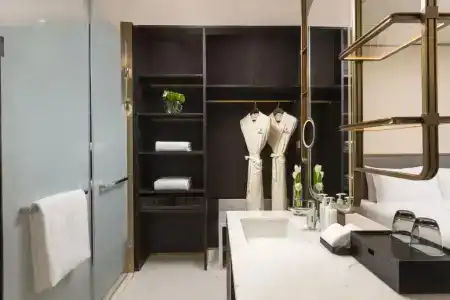 HUALUXE Shanghai Changfeng Park by IHG - 37