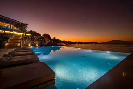 Alexandra Beach Resort & Spa - 14