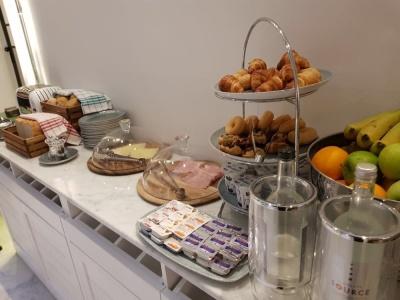 Merchant Suites - 10