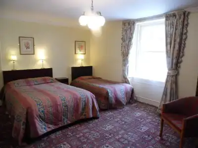 Averon Guest House - 1