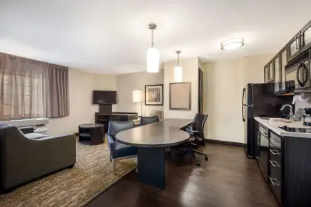 Sonesta Simply Suites Garden Grove Anaheim - 30