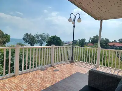 At Koh Larn Resort - 110