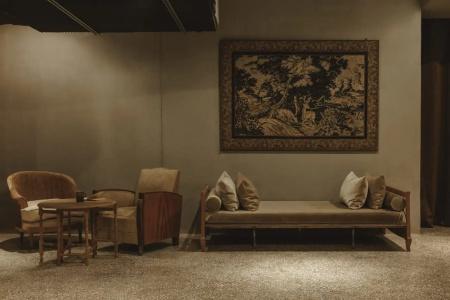 Mona - 49