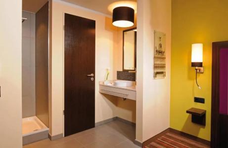 Leonardo Berlin - 32