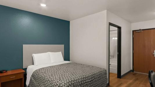 WoodSpring Suites Evansville - 19