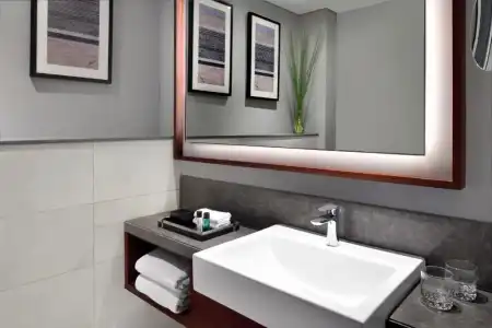 Mövenpick & Apartments Bur Dubai - 35