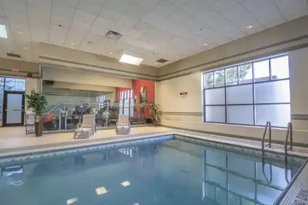DoubleTree by Hilton Calgary North - 12