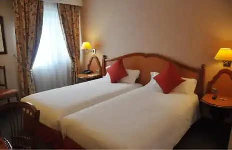 Hôtel Mercure - 111