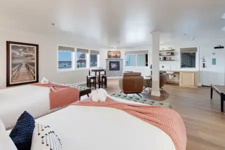 Estero Inn - 100