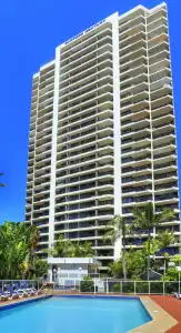 Surfers Century Oceanside Apartments - 12