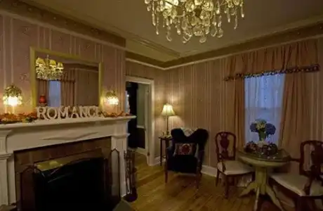 Town & Tide Inn - 1