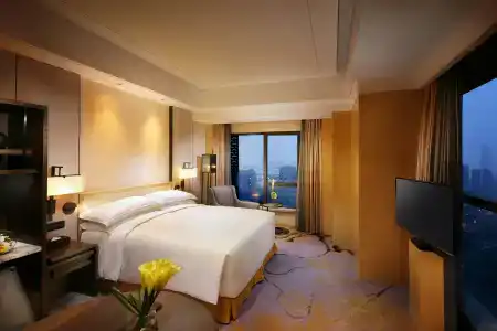Hilton - 1