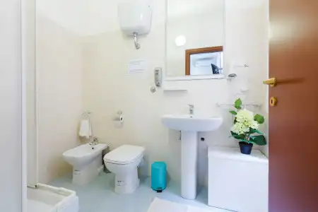 B&B Piazza Fratti - 8
