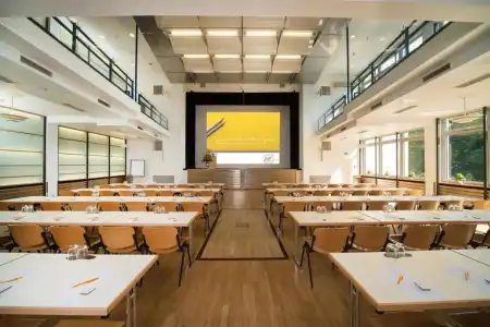 mainhaus StadtFrankfurt - 11