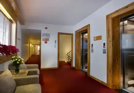 Shining Central and Spa - 11