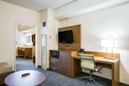 Quality Suites Lansing West - 55