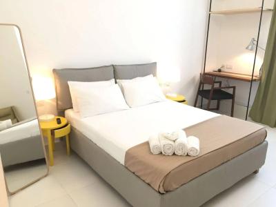 Two Pillows Boutique Hostel - 20