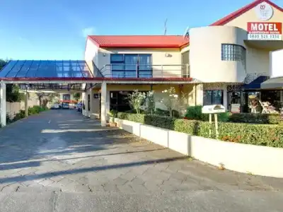 Rayland Epsom Motel - 19