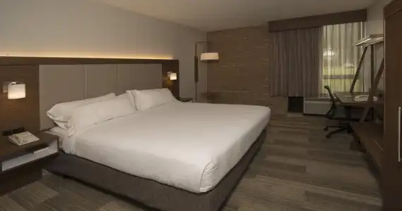 Holiday Inn Express San Antonio-Airport by IHG - 3