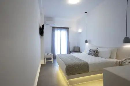 Alexandra - 1