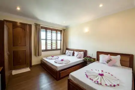 Seng Hout - 46